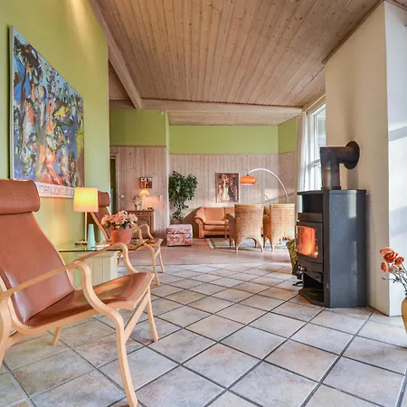 Stunning Home In Ebeltoft With Sauna 에벨토프트
